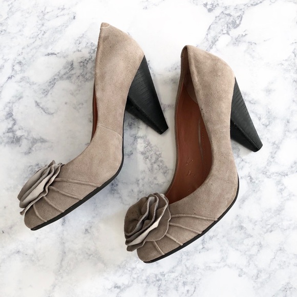 Vince Camuto Shoes - ❤️3/$40❤️ Vince Camuto “Sades” Pump